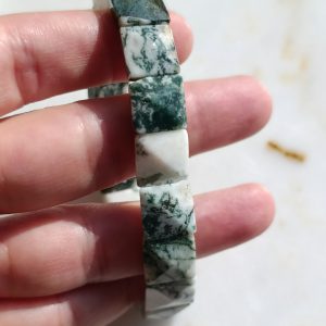 MR-RX-019 YOSUNLU AKİK KARE KESİM DOĞAL TAŞ BİLEKLİK